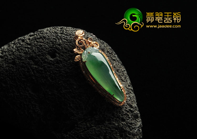 冰种飘翠缅甸翡翠A货镶玫瑰金福瓜胸坠（真钻）