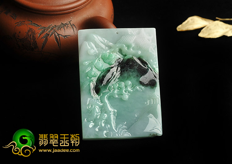 糯冰种飘翠缅甸翡翠A货衣锦还乡挂件