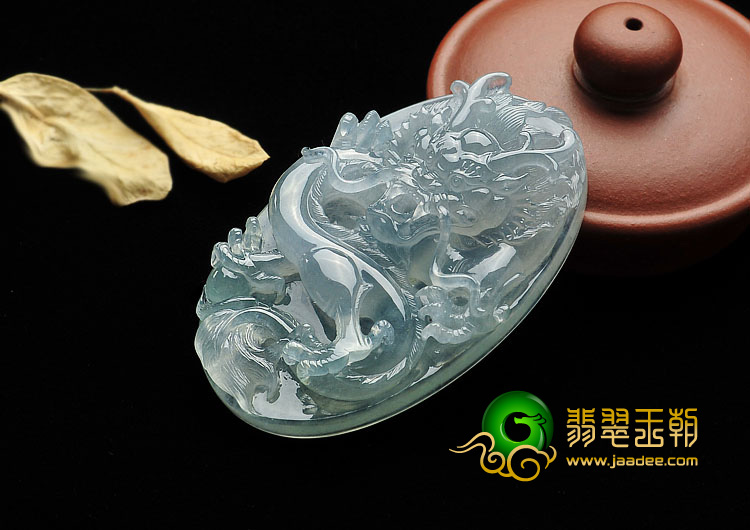 冰种晴水缅甸翡翠A货龙牌挂件