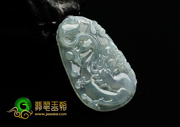 冰种晴水缅甸翡翠A货龙牌挂件