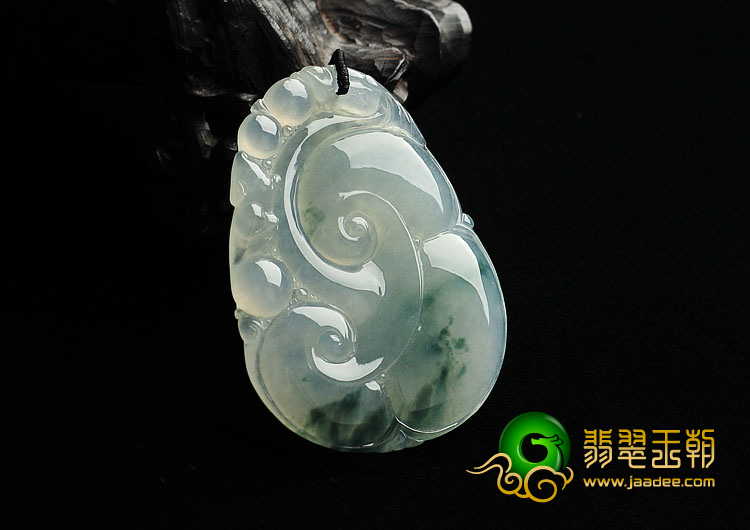 冰种飘花缅甸翡翠A货如意挂件