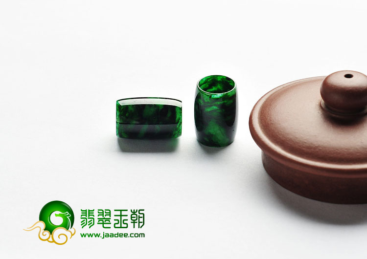 糯冰癣加绿缅甸翡翠A货路路通挂件（单价）