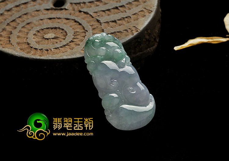 糯冰种春带彩缅甸翡翠A货如意寿挂件
