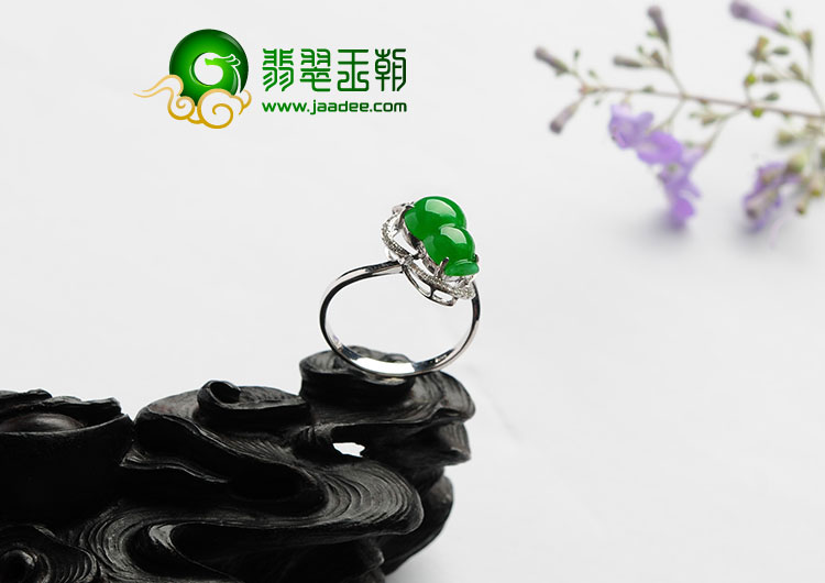冰种正阳绿满绿缅甸翡翠A货镶白金葫芦戒指(真钻）