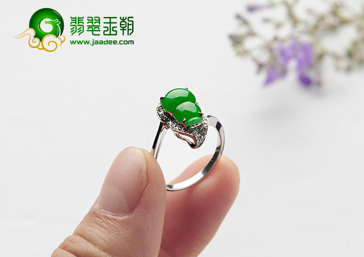 糯冰种正阳绿满绿缅甸翡翠A货镶白金葫芦戒指(真钻）