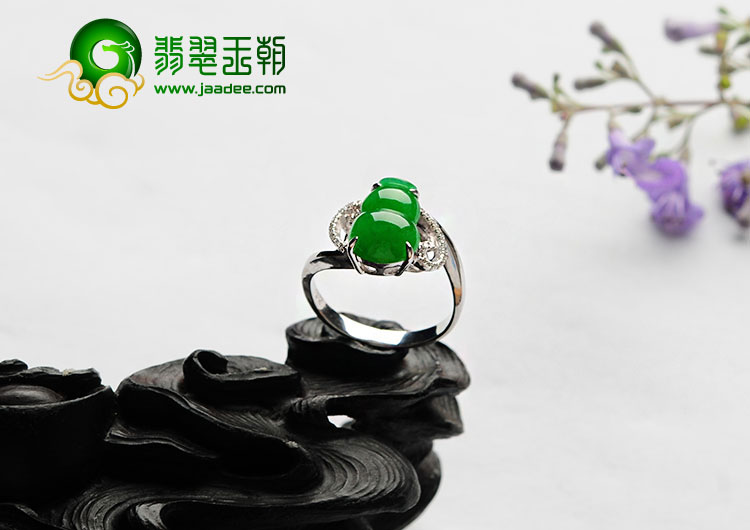 糯冰种正阳绿满绿缅甸翡翠A货镶白金葫芦戒指(真钻）