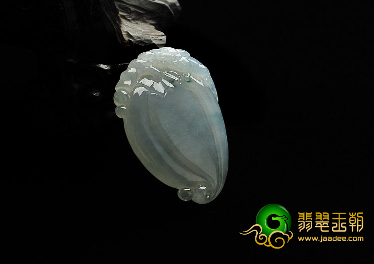 冰种略飘花缅甸翡翠A货寿桃挂件