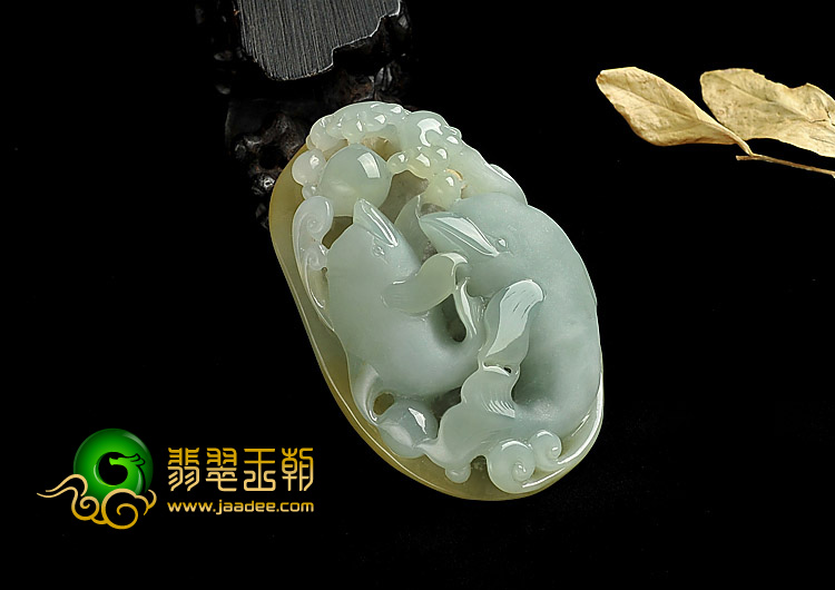 糯冰种晴水褐黄翡缅甸翡翠A货海豚挂件