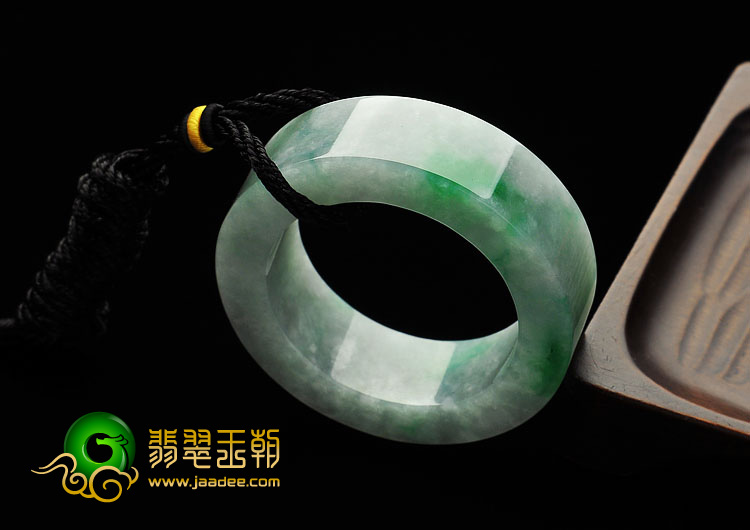 糯冰种飘翠缅甸翡翠A货平安环挂件
