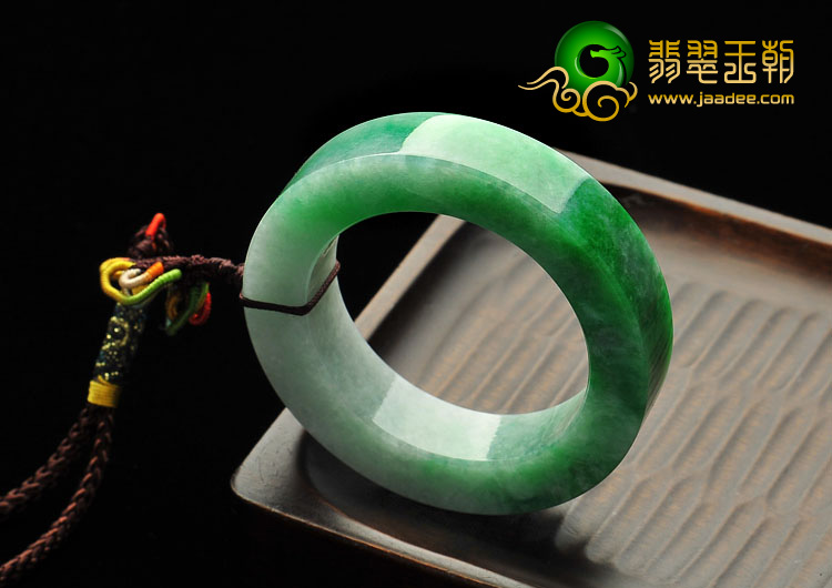 糯冰种阳绿缅甸翡翠A货平安环挂件