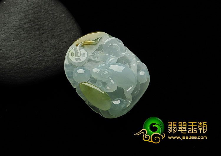 糯冰种飘黄翡缅甸翡翠A货招财进宝挂件