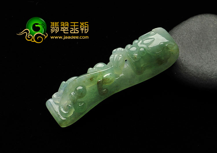 冰种晴水缅甸翡翠A货龙钩挂件