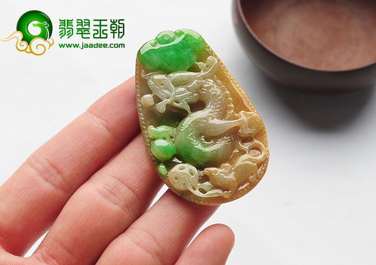 糯冰种黄加绿缅甸翡翠A货龙牌挂件
