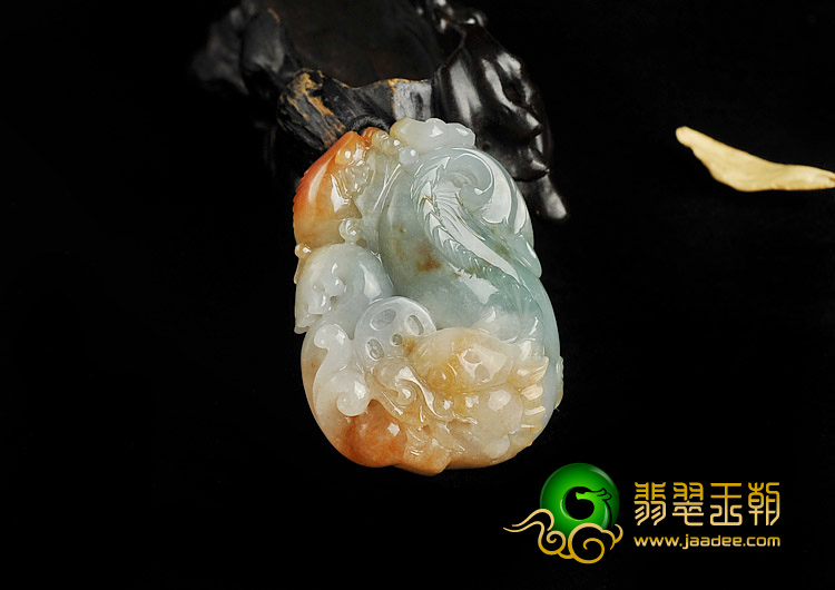 糯冰种三彩缅甸翡翠A货龙头鱼挂件