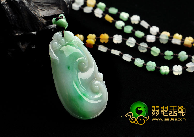 糯冰种飘翠缅甸翡翠A货如意挂件