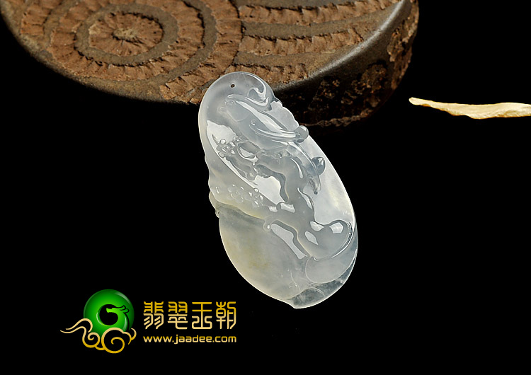 冰种淡晴水缅甸翡翠A货喜上眉梢挂件