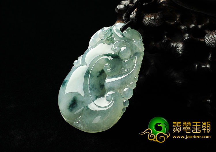 冰种飘花缅甸翡翠A货如意挂件
