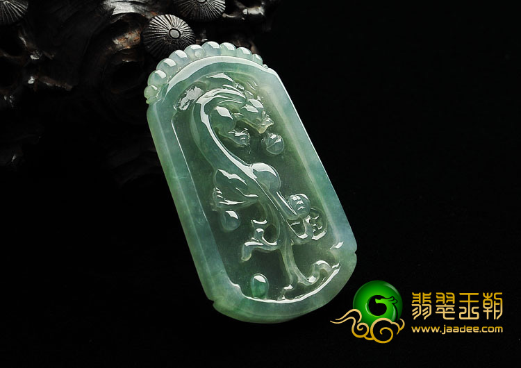 冰种晴水缅甸翡翠A货螭龙挂件
