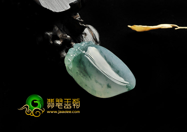 冰种飘花缅甸翡翠A货寿桃挂件
