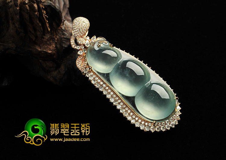 冰玻种晴水缅甸翡翠A货镶玫瑰金四季豆胸坠（真钻）