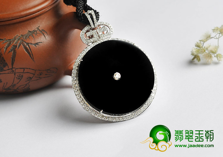 冰种墨翠缅甸翡翠A货镶白金平安扣胸坠（真钻）