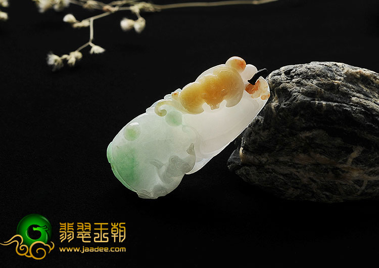 糯冰种三彩缅甸翡翠A货福寿如意挂件