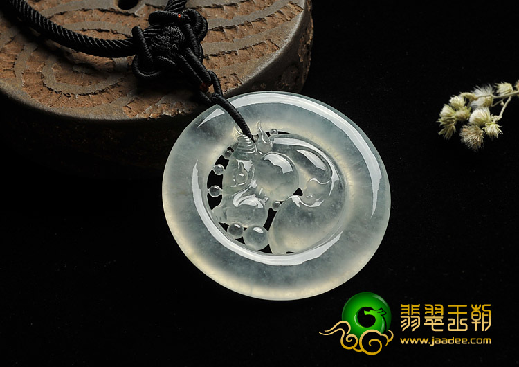 冰种略飘花缅甸翡翠A货神兽挂件