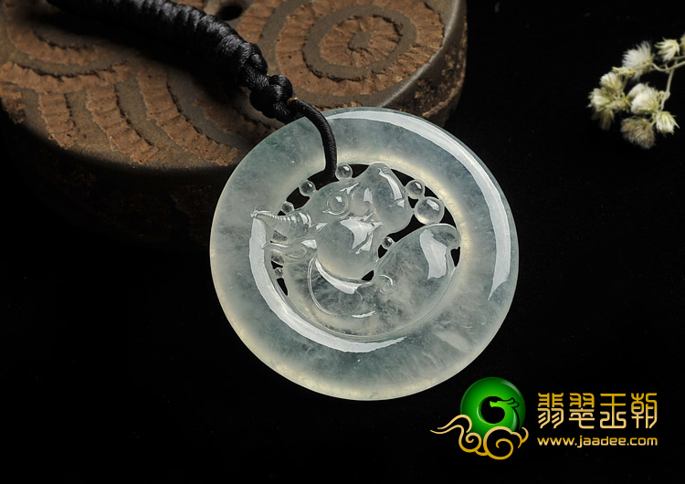 冰种略飘花缅甸翡翠A货神兽挂件