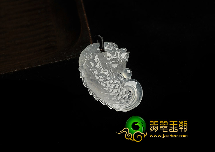 冰种淡晴水缅甸翡翠A货龙头鱼挂件