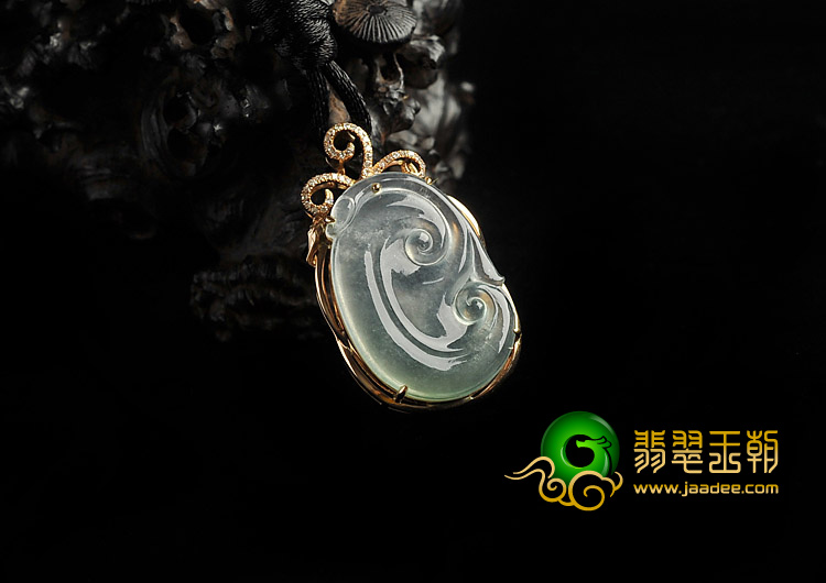 冰玻种晴水缅甸翡翠A货镶玫瑰金如意胸坠（真钻）