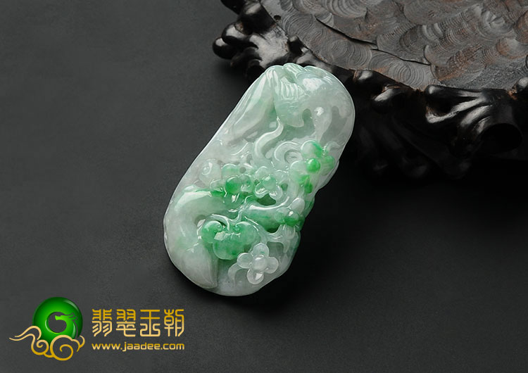 糯冰种飘翠缅甸翡翠A货喜上眉梢挂件