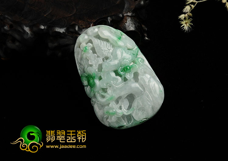 糯冰种飘翠缅甸翡翠A货喜上眉梢挂件