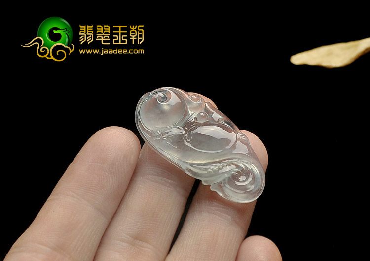 冰玻种晴水缅甸翡翠A货小鱼挂件