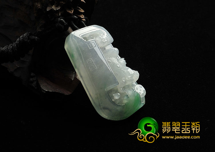 冰种飘翠缅甸翡翠A货招财进宝挂件