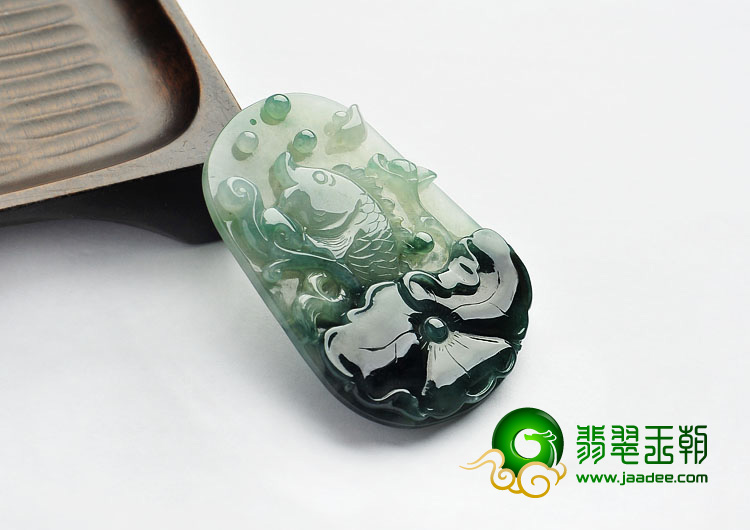 冰种晴水飘花缅甸翡翠A货年年有余挂件