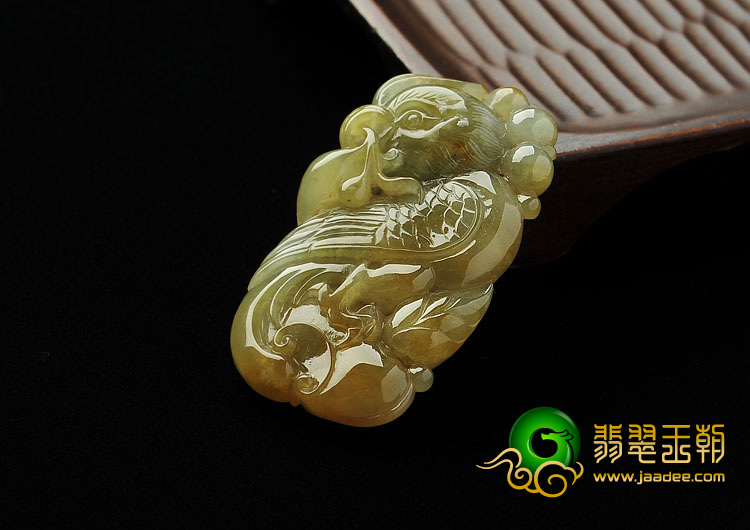 冰种褐黄翡缅甸翡翠A货鹦鹉挂件