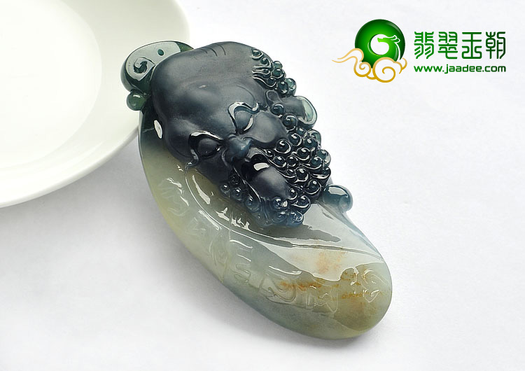 糯冰种蓝水缅甸翡翠A货达摩挂件