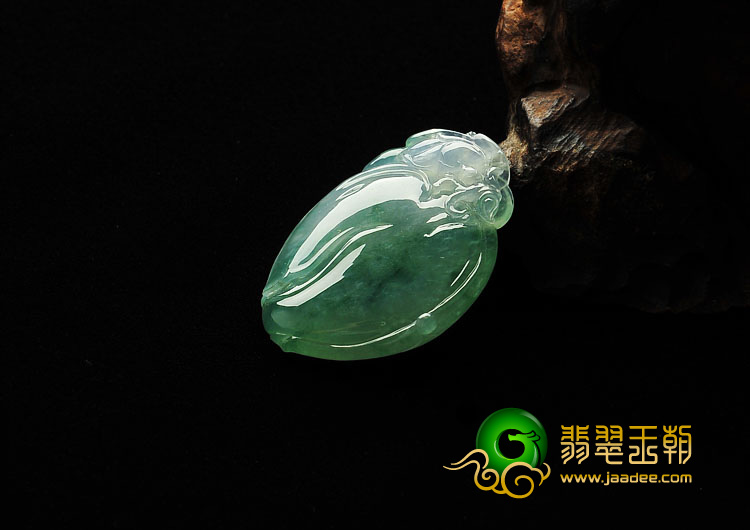 冰种飘花缅甸翡翠A货寿桃挂件