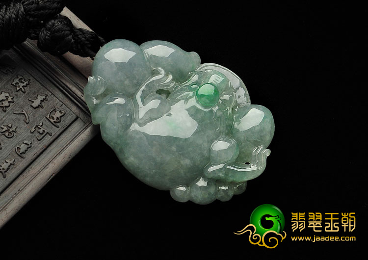 冰种飘翠缅甸翡翠A货招财进宝挂件