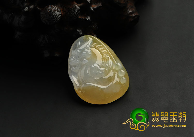 冰种黄翡缅甸翡翠A货龙挂件