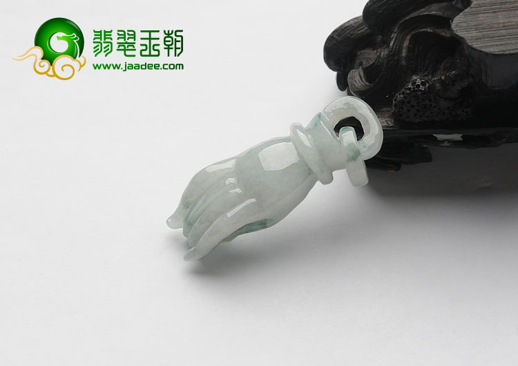 糯冰种飘花缅甸翡翠A货掌上明珠挂件