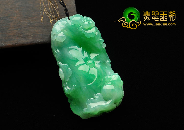 糯冰种阳绿缅甸翡翠A货年年有余挂件