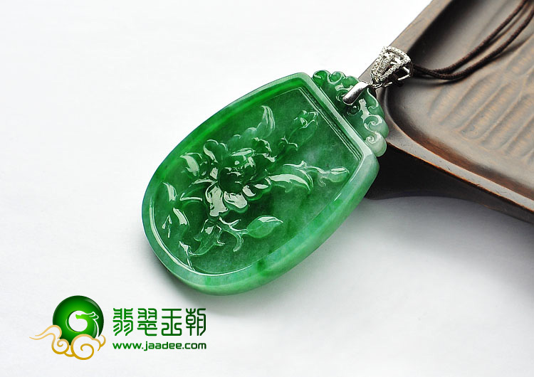 糯冰种浓绿缅甸翡翠A货福在眼前挂件