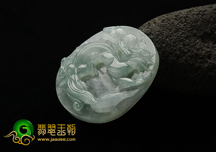 冰种晴水缅甸翡翠A货龙牌挂件