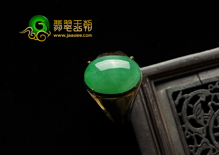 糯冰种阳绿缅甸翡翠A货戒面
