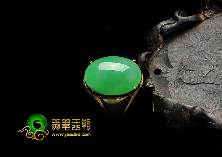 糯冰种阳绿缅甸翡翠A货戒面