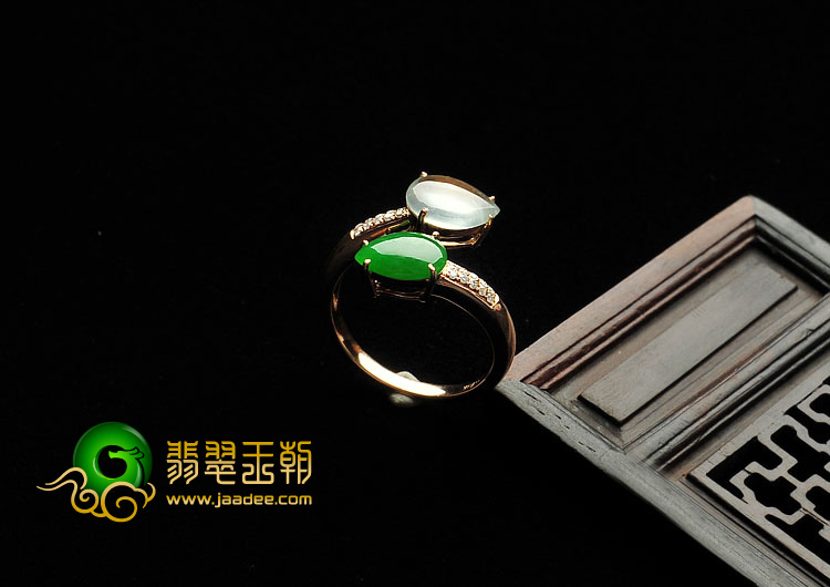 冰种阳绿无色缅甸翡翠A货镶玫瑰金水滴戒指（真钻）