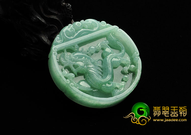 糯冰种豆绿缅甸翡翠A货龙牌挂件