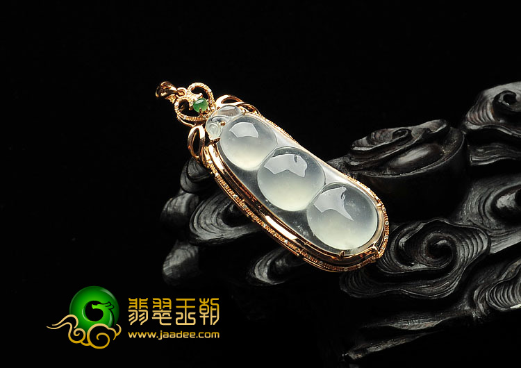 冰种无色缅甸翡翠A货镶玫瑰金四季豆胸坠（真钻）