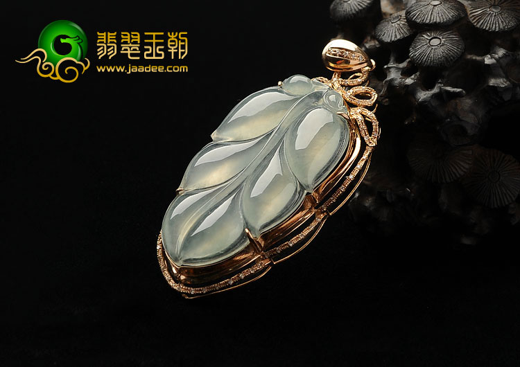 冰种晴水缅甸翡翠A货镶玫瑰金金枝玉叶胸坠（真钻）